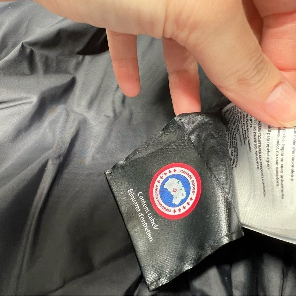 Canada Goose Women's Black Puffer Down Winter Jacket Size M - Picture 10 of 14